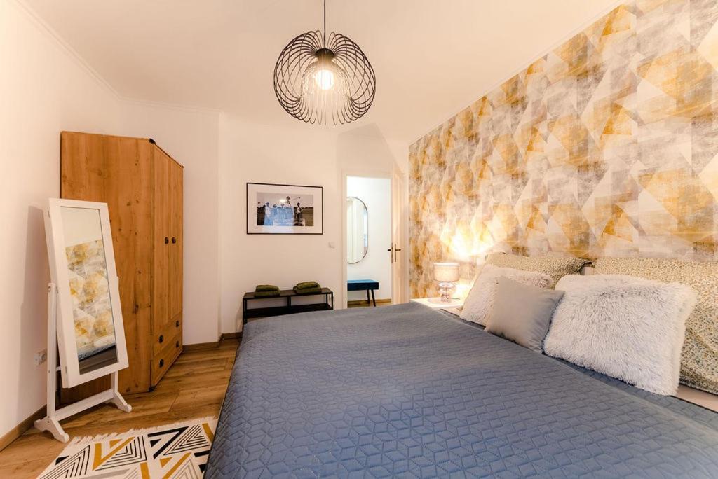 Birdie Apartman Золочань Екстер'єр фото