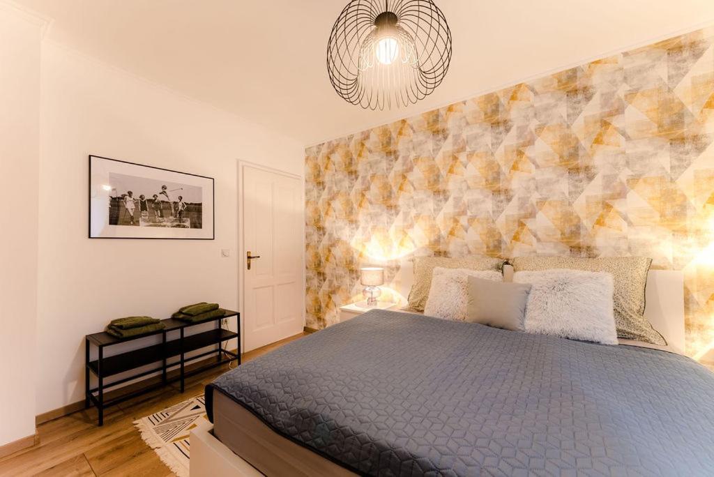 Birdie Apartman Золочань Екстер'єр фото