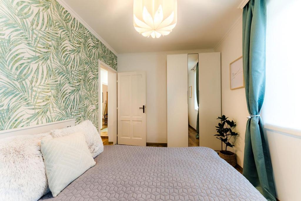 Birdie Apartman Золочань Екстер'єр фото